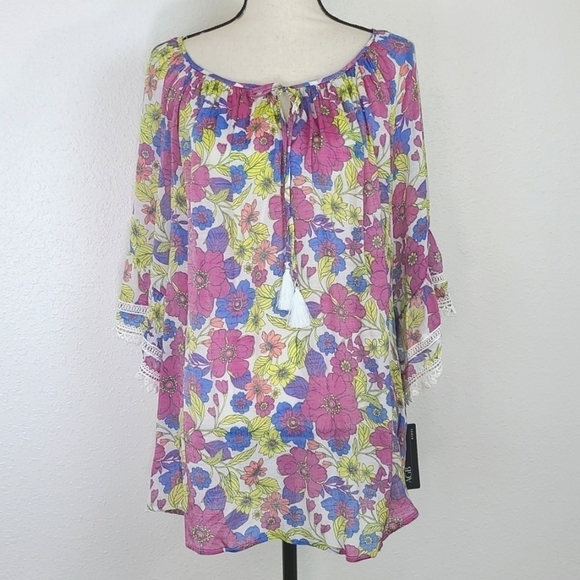 *NWT* AGB Floral Lightweight Top w/Lace Detailing, size 3X - Picture 1 of 8